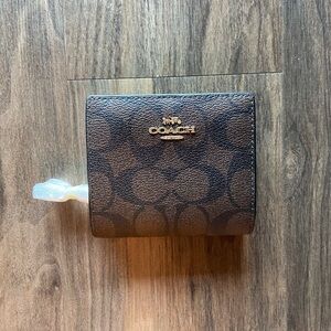 COACH Signature Snap Wallet